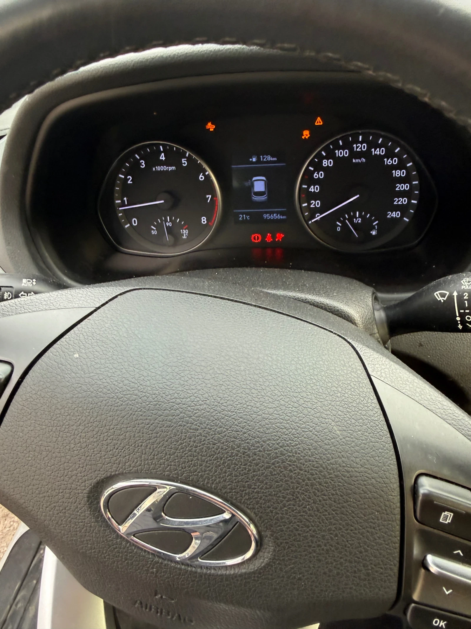 Hyundai I30 1.4, снимка 10 - Автомобили и джипове - 53720324