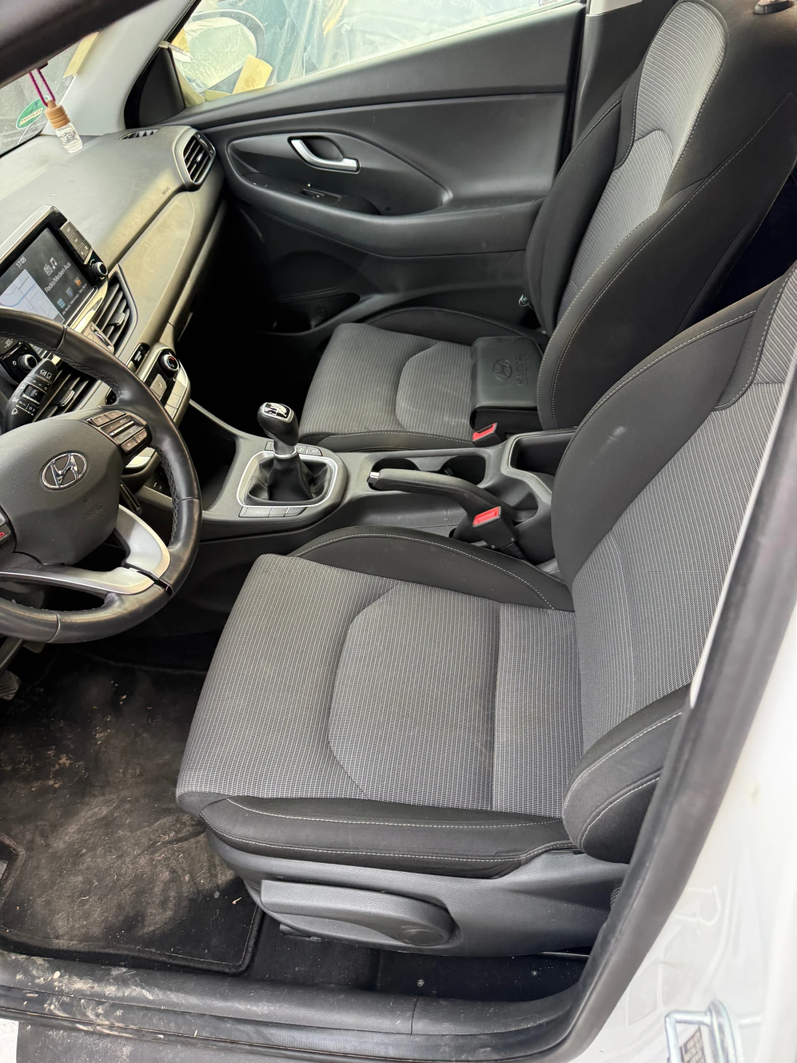 Hyundai I30 1.4, снимка 9 - Автомобили и джипове - 53720324