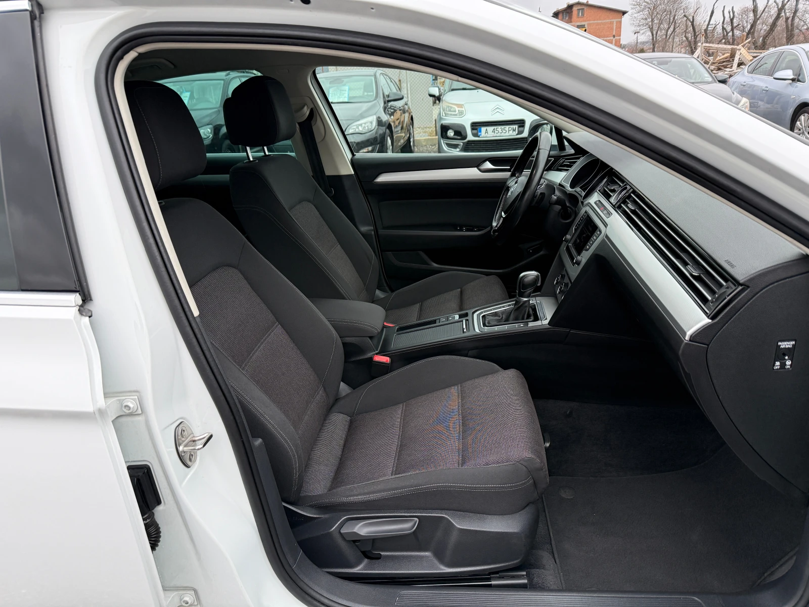 VW Passat 2.0TDI-150к.с. Автоматик, снимка 8 - Автомобили и джипове - 53938262