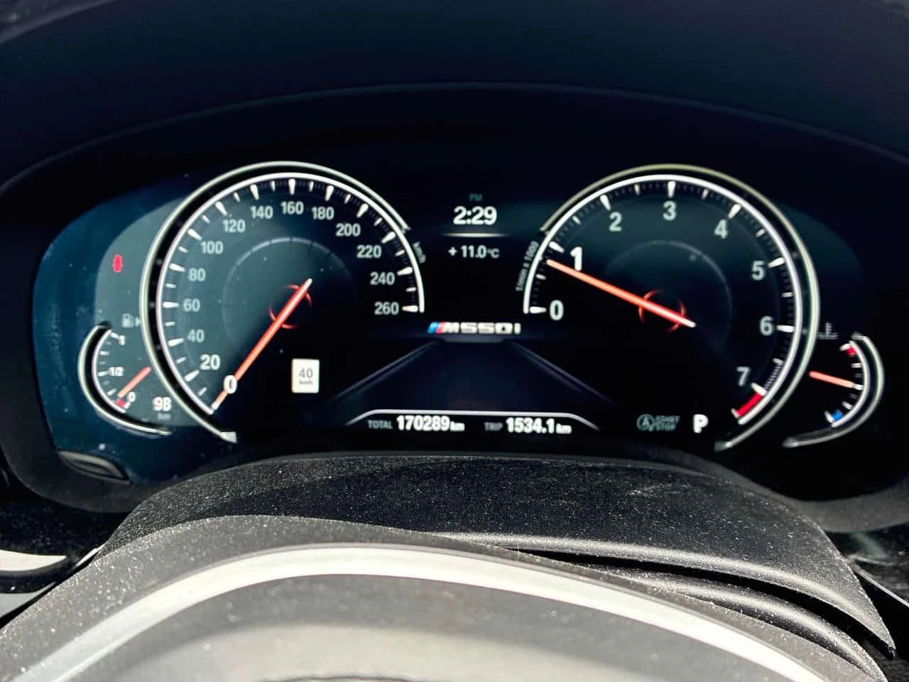BMW 550 * M550i xDrive * ДИСТРОНИК * 360 * ОБДУХВАНЕ, снимка 8 - Автомобили и джипове - 54460364