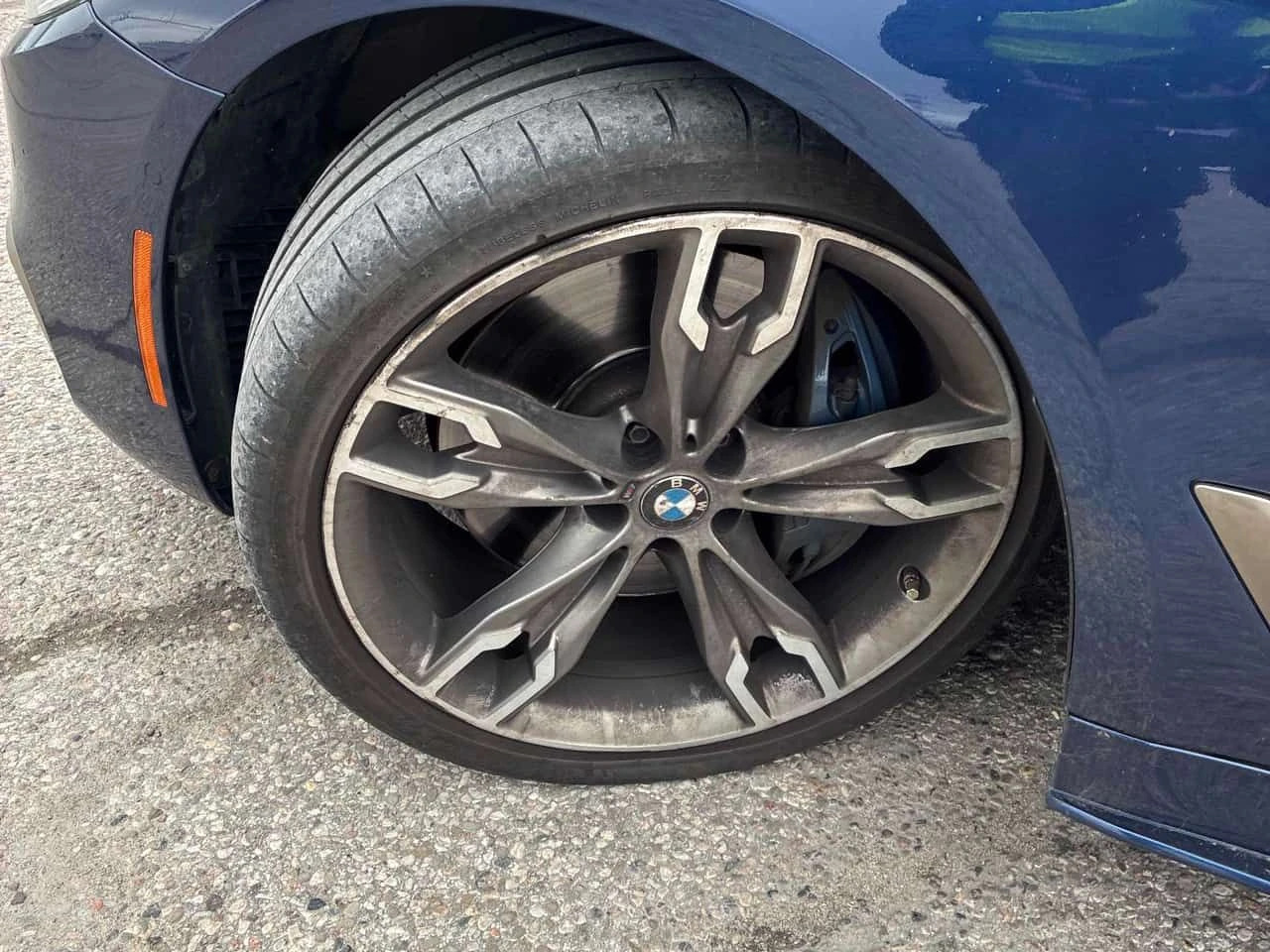 BMW 550 * M550i xDrive * ДИСТРОНИК * 360 * ОБДУХВАНЕ, снимка 7 - Автомобили и джипове - 54460364