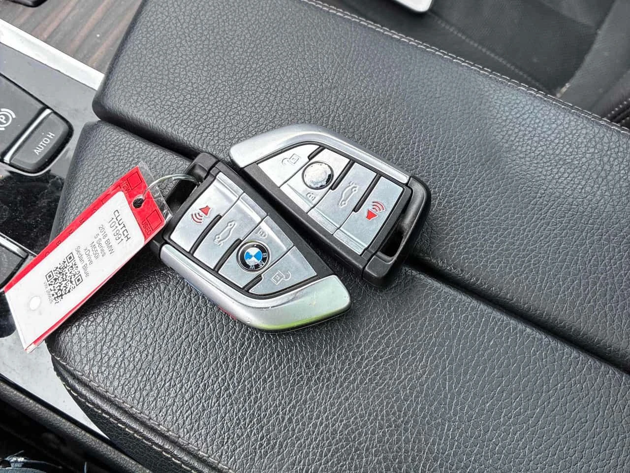 BMW 550 * M550i xDrive * ДИСТРОНИК * 360 * ОБДУХВАНЕ, снимка 10 - Автомобили и джипове - 54460364