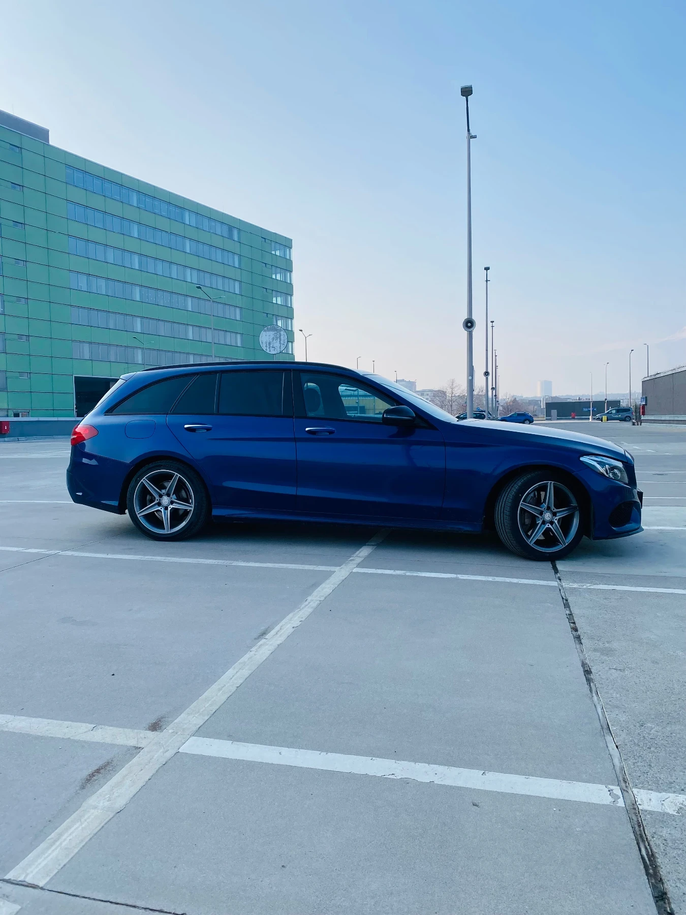 Mercedes-Benz C 250 AMG 4MATIK, снимка 3 - Автомобили и джипове - 54707315