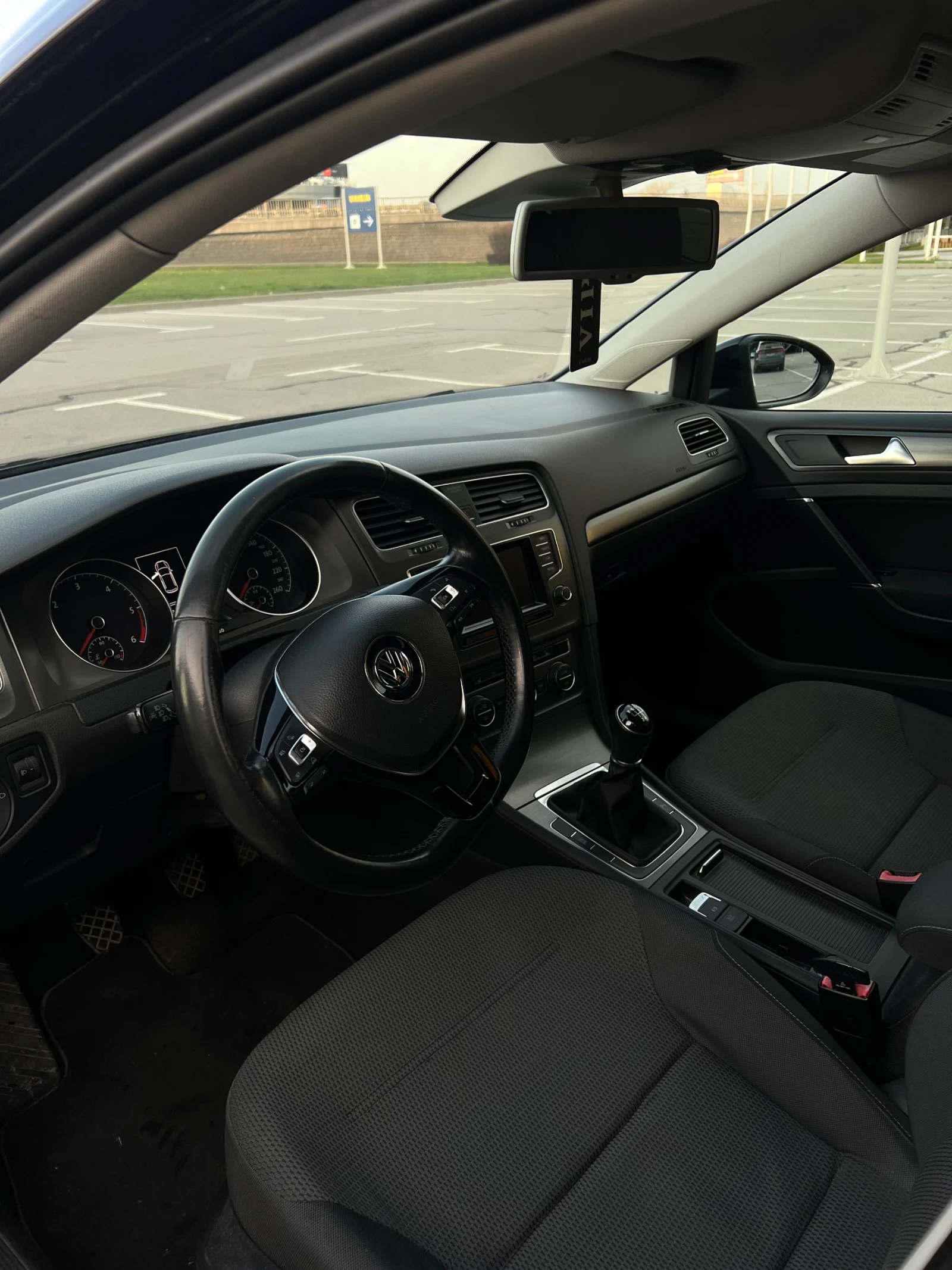 VW Golf 1.6 TDI , снимка 10 - Автомобили и джипове - 54731199