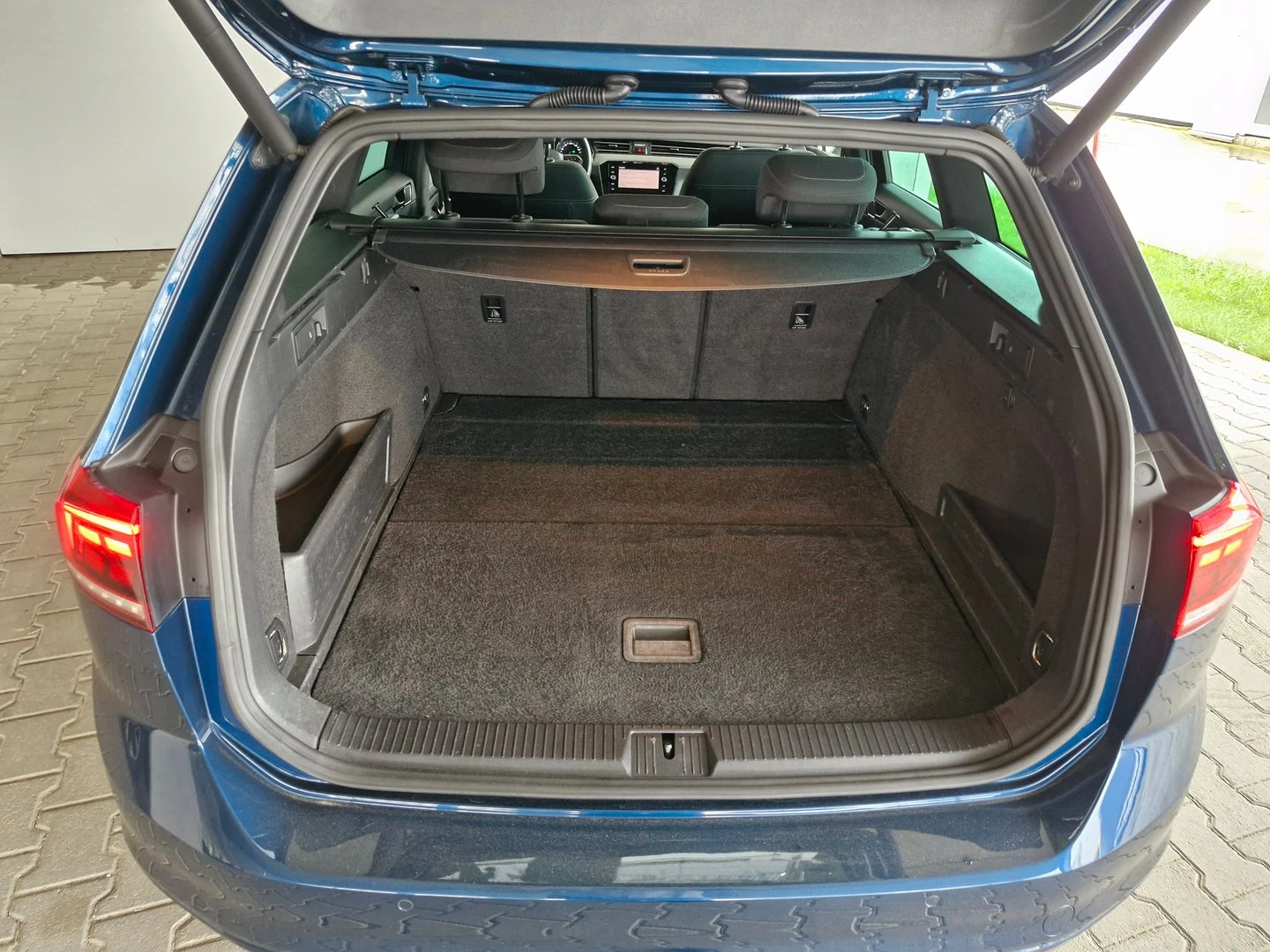VW Passat, снимка 15 - Автомобили и джипове - 56422289