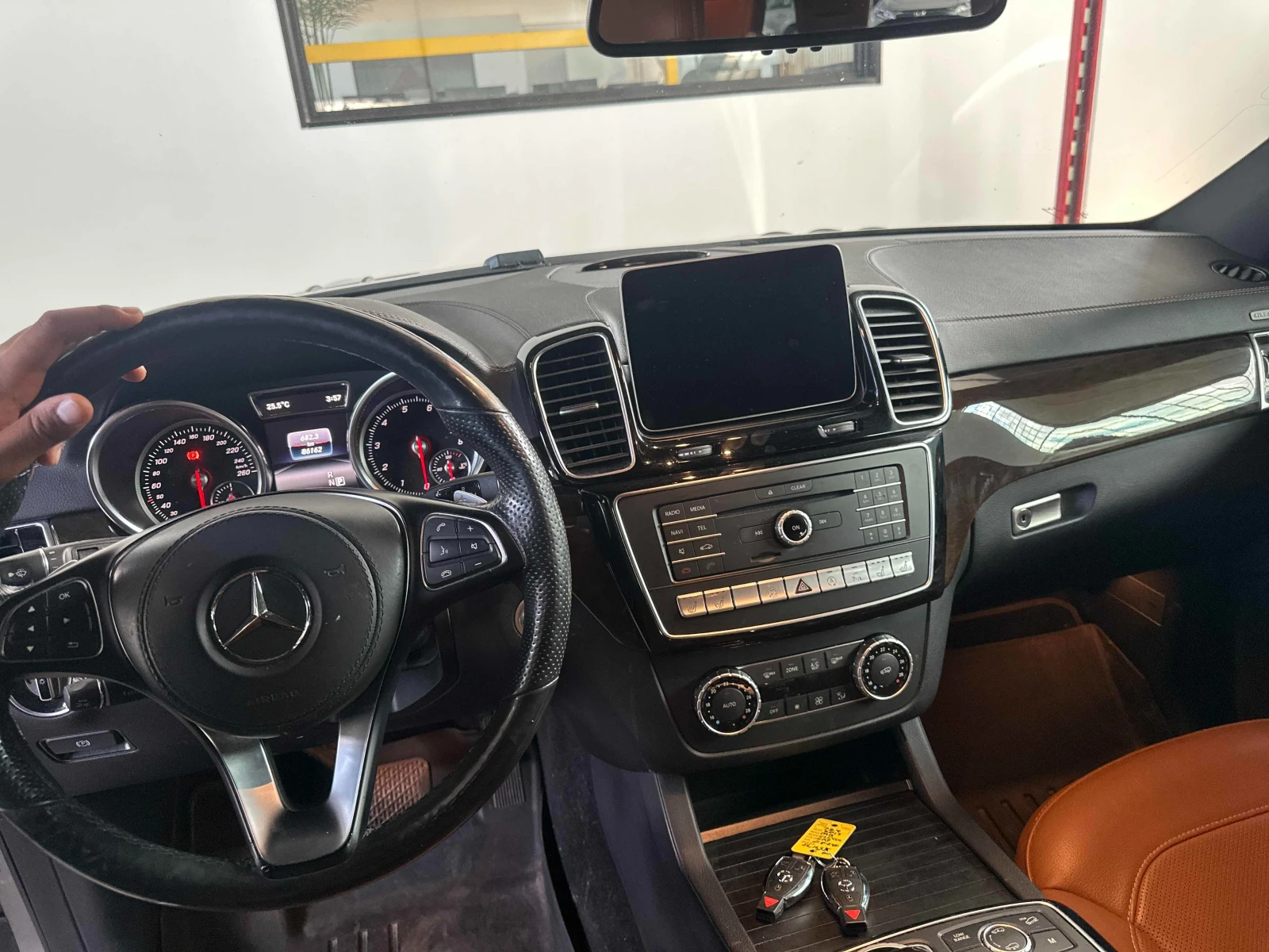 Mercedes-Benz GLS 450, снимка 8 - Автомобили и джипове - 55012178
