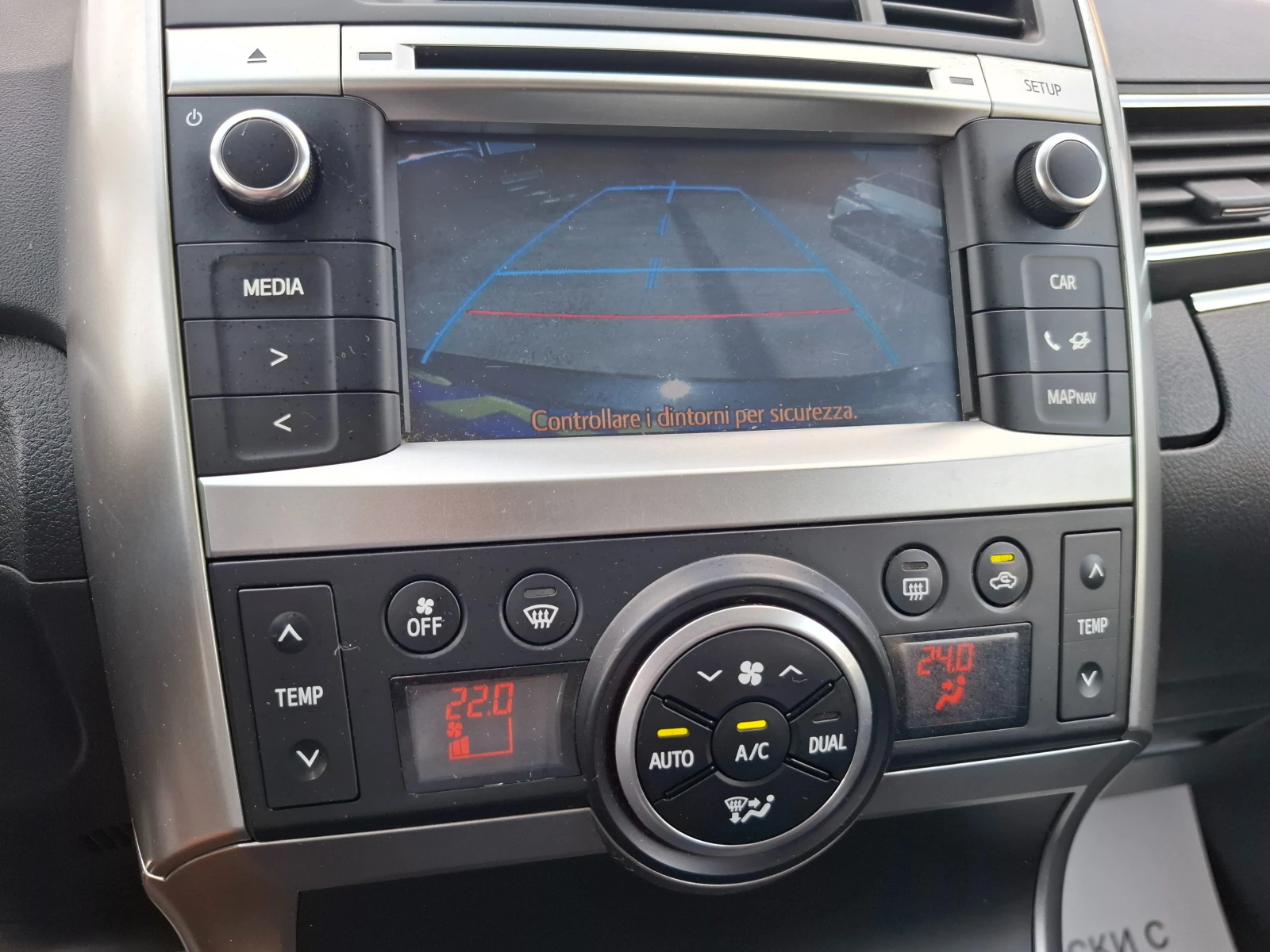 Toyota Verso 1.6 D4D STYLE, снимка 12 - Автомобили и джипове - 55817330