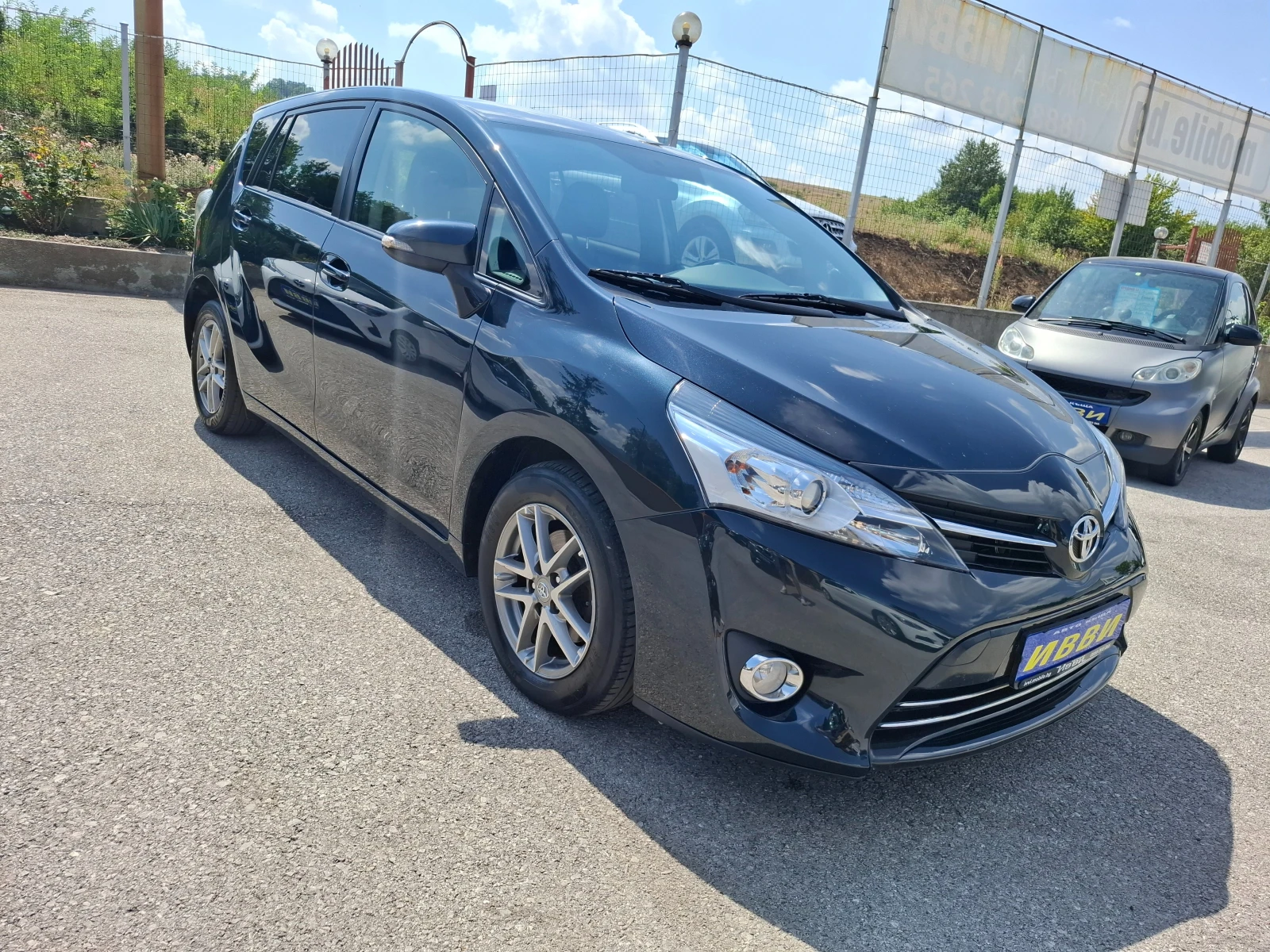 Toyota Verso 1.6 D4D STYLE, снимка 15 - Автомобили и джипове - 55817330