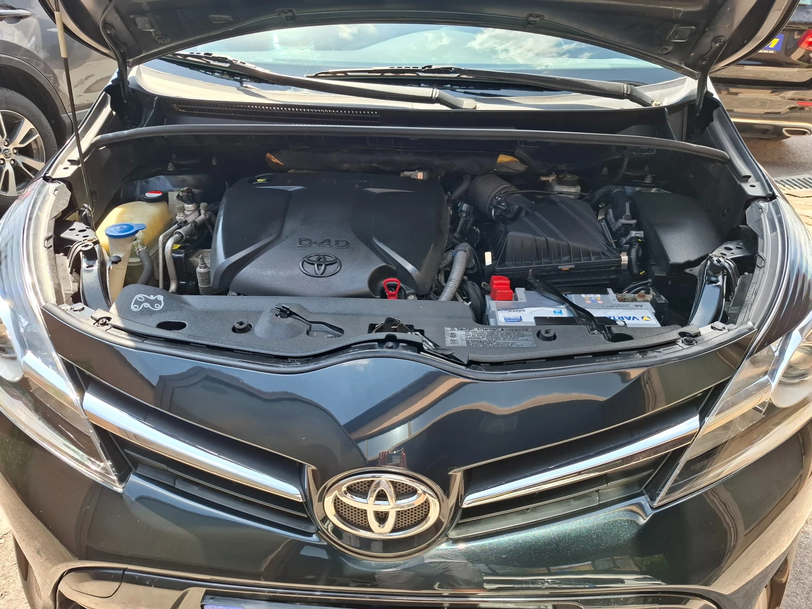 Toyota Verso 1.6 D4D STYLE, снимка 13 - Автомобили и джипове - 55817330