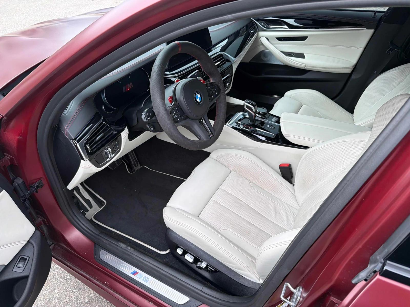 BMW M5 * Sedan * АВТОКРЕДИТ БЕЗ ПЪРВОНАЧАЛНА ВНОСКА* , снимка 5 - Автомобили и джипове - 55958691
