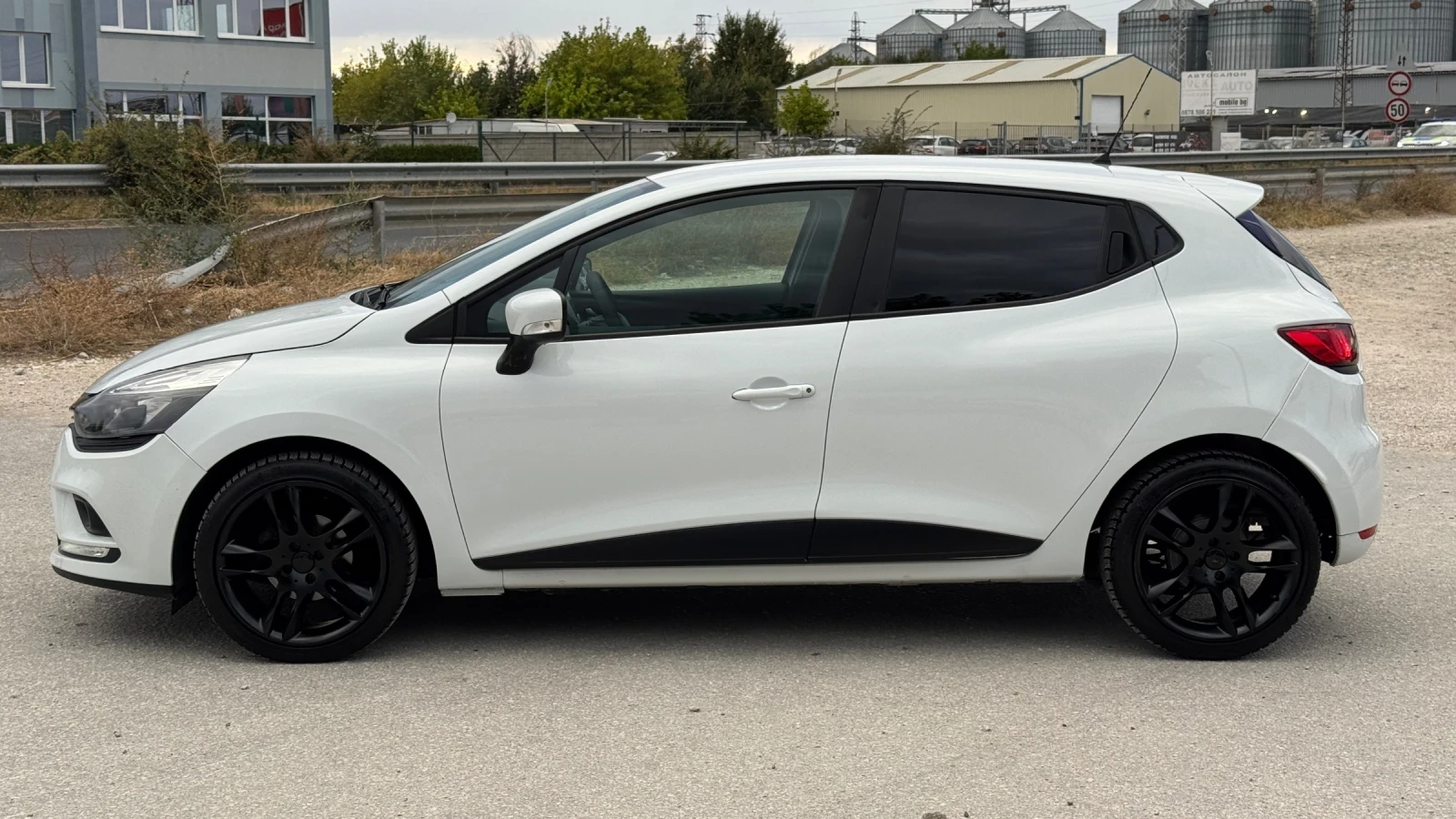 Renault Clio * 1.5DCI* EURO6* DUAL COLOR* BLACK SHADOW* , снимка 2 - Автомобили и джипове - 56183868