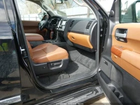 Toyota Sequoia Platinum * 4Х4 * Run&Drive * Сервизна история * , снимка 8
