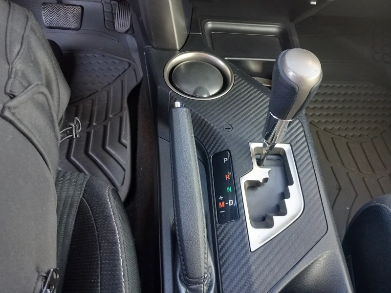 Toyota Rav4 22 150кс, снимка 13 - Автомобили и джипове - 53101282