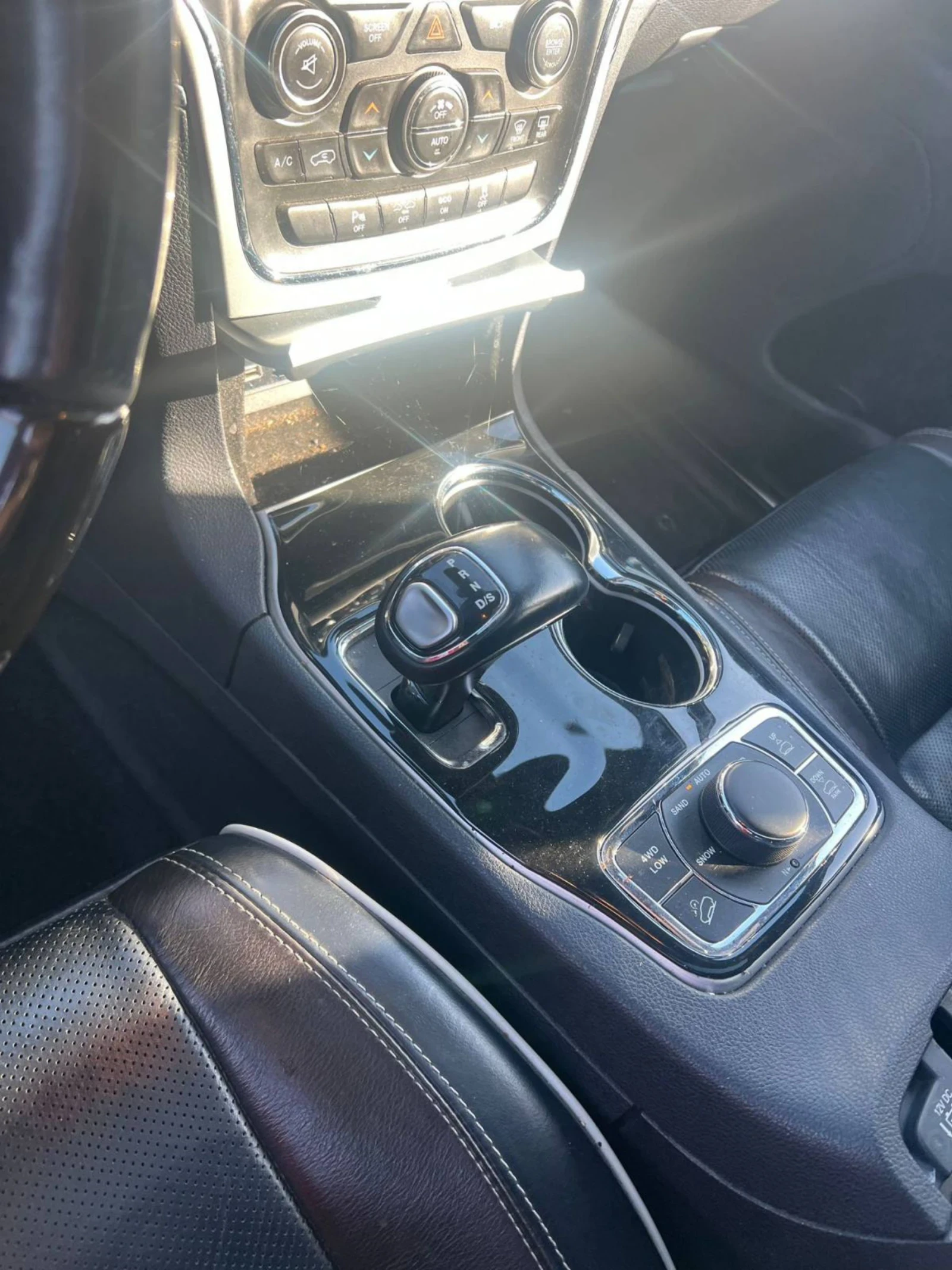 Jeep Grand cherokee 3.0 CRDi Overland  - изображение 4