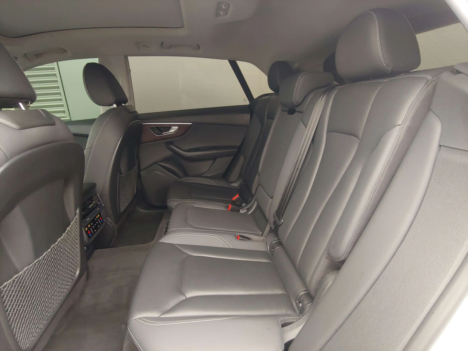 Audi Q8 Progressiv 3.0L | PANO | NAV | 79K KM ЦЕНА ДО БГ, снимка 12 - Автомобили и джипове - 54819899
