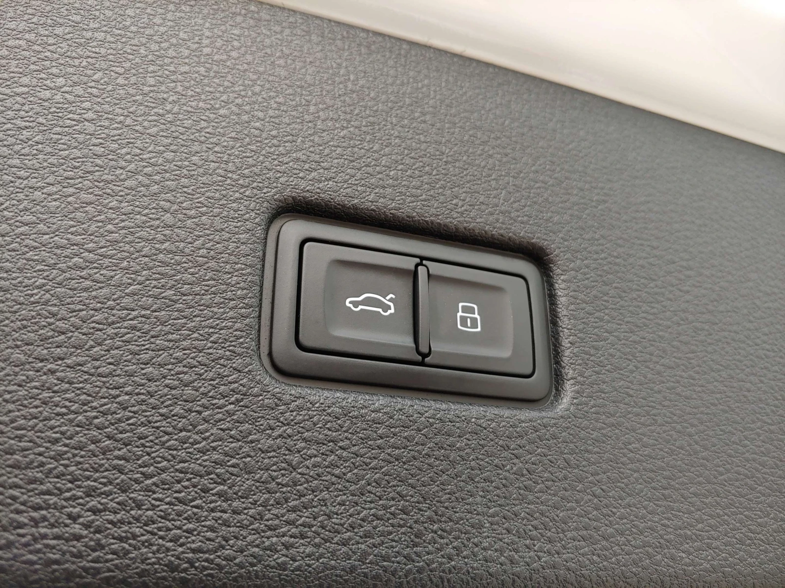 Audi Q8 Progressiv 3.0L | PANO | NAV | 79K KM ЦЕНА ДО БГ, снимка 14 - Автомобили и джипове - 54819899