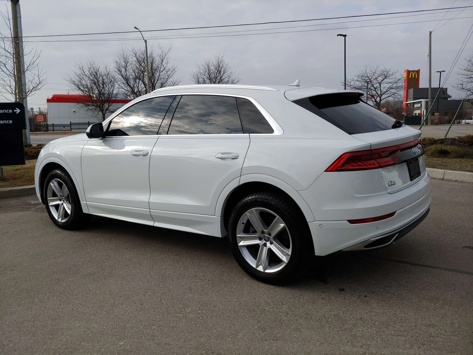 Audi Q8 Progressiv 3.0L | PANO | NAV | 79K KM ЦЕНА ДО БГ, снимка 5 - Автомобили и джипове - 54819899