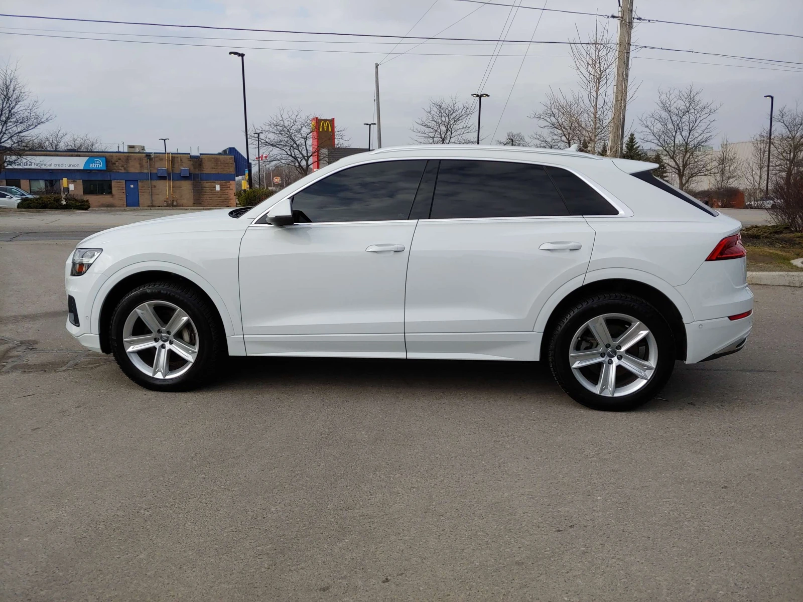 Audi Q8 Progressiv 3.0L | PANO | NAV | 79K KM ЦЕНА ДО БГ, снимка 4 - Автомобили и джипове - 54819899