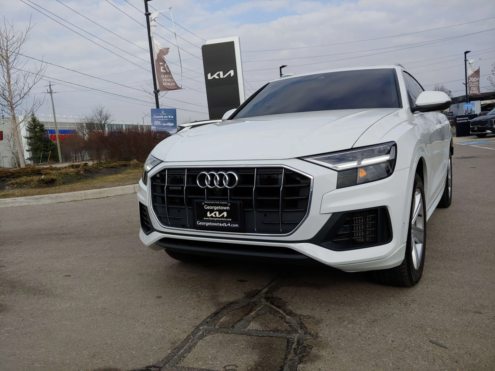 Audi Q8 Progressiv 3.0L | PANO | NAV | 79K KM ЦЕНА ДО БГ, снимка 3 - Автомобили и джипове - 54819899