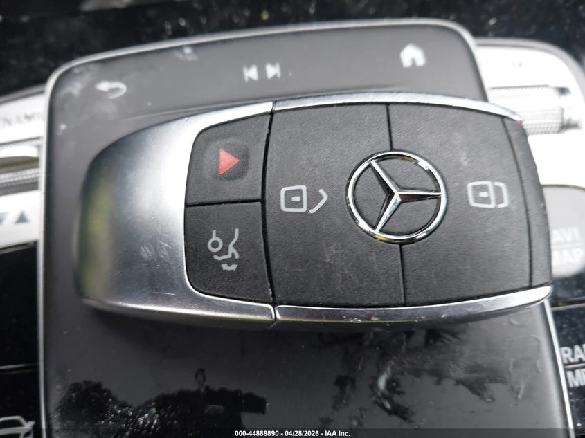 Mercedes-Benz GLB 2.0l 250 4Matic, снимка 11 - Автомобили и джипове - 54860215
