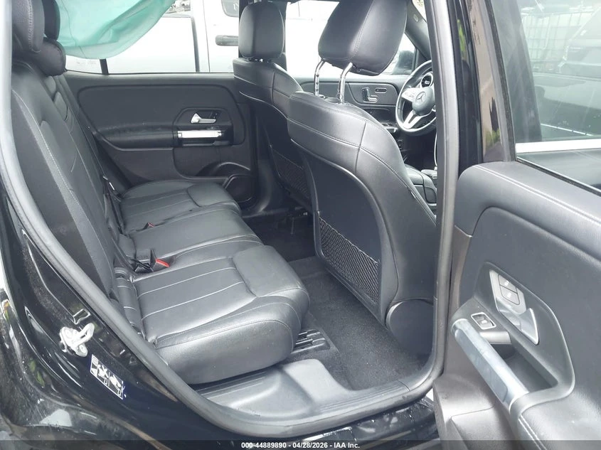 Mercedes-Benz GLB 2.0l 250 4Matic, снимка 8 - Автомобили и джипове - 54860215