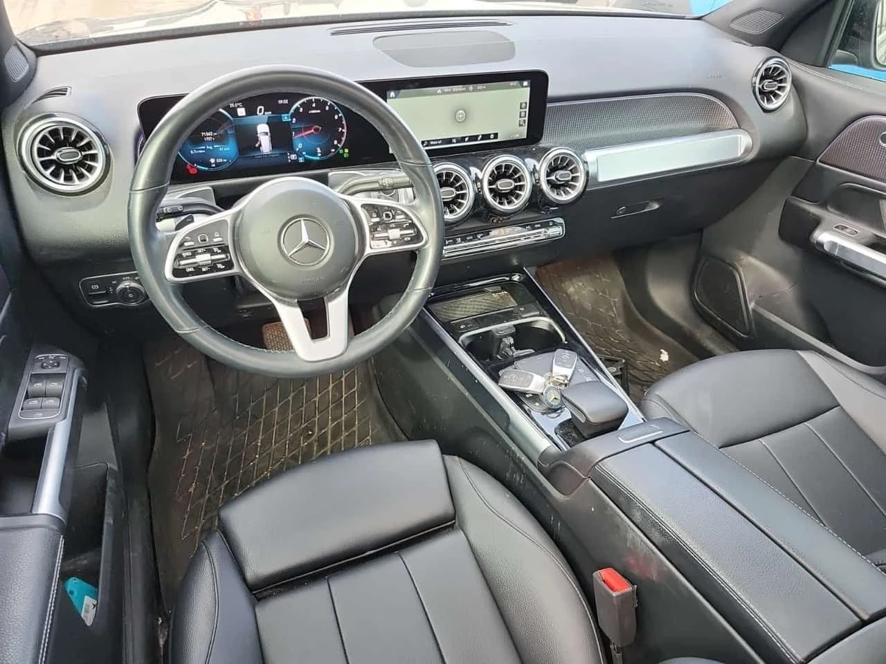 Mercedes-Benz GLB 250 CARFAX/2 Ключа/ПАНОРАМА/ПОДГРЕВ/ПАМЕТ, снимка 10 - Автомобили и джипове - 55437910