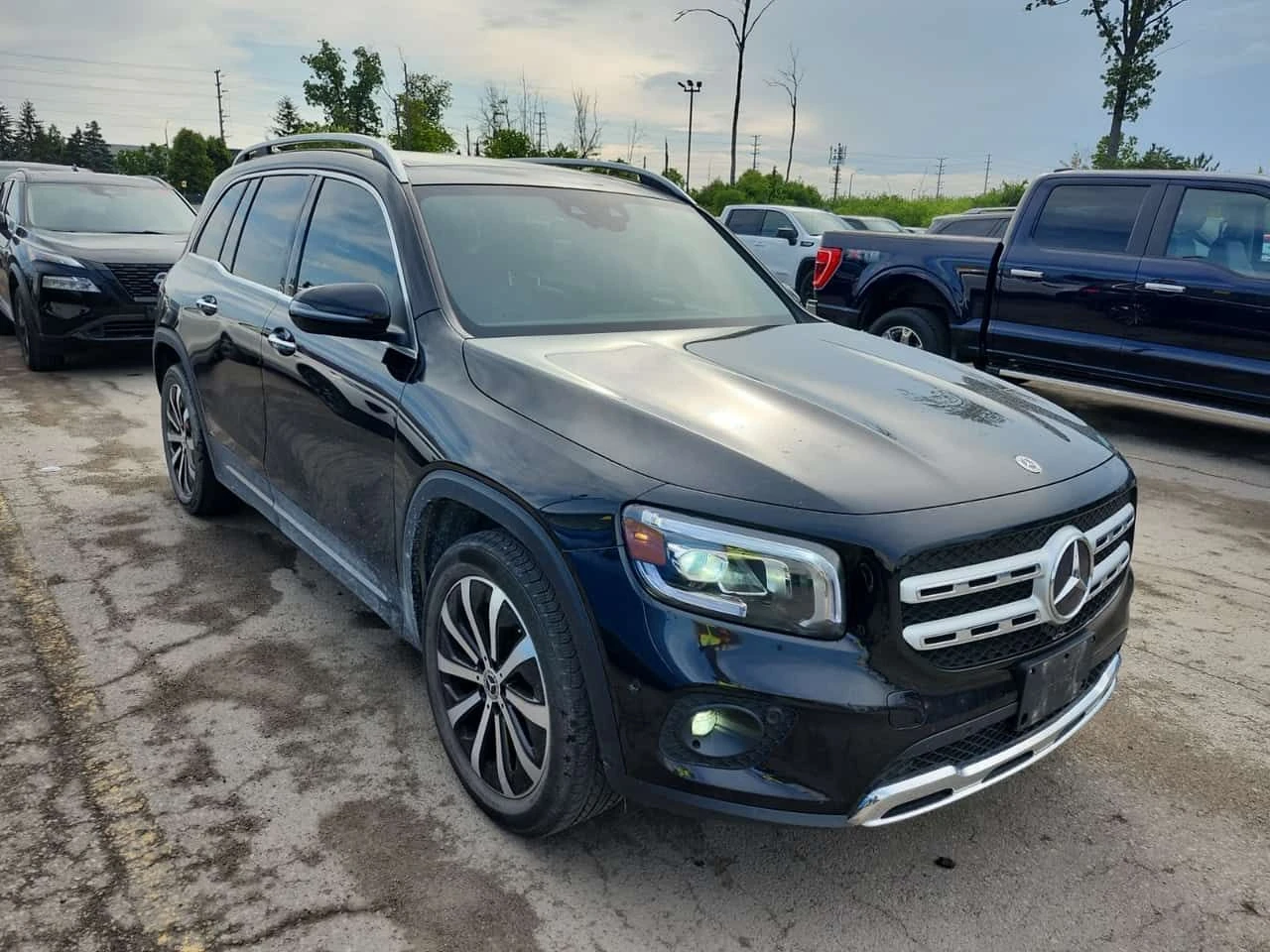Mercedes-Benz GLB 250 CARFAX/2 Ключа/ПАНОРАМА/ПОДГРЕВ/ПАМЕТ, снимка 2 - Автомобили и джипове - 55437910