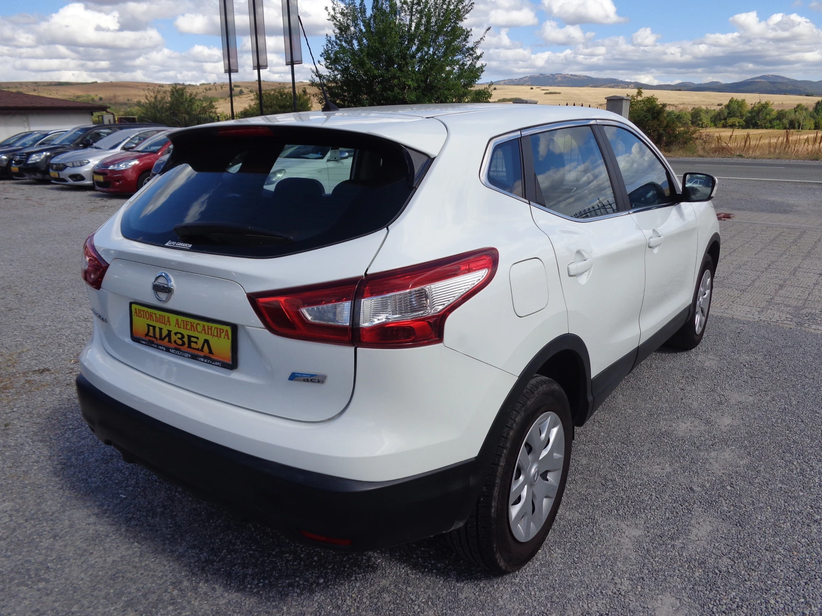 Nissan Qashqai 1.5 dCi Tekna, снимка 5 - Автомобили и джипове - 56176897