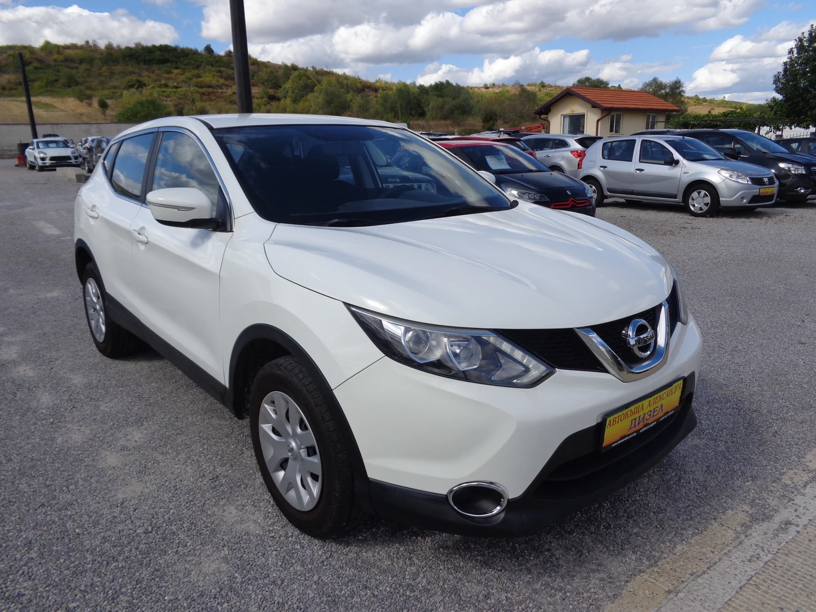 Nissan Qashqai 1.5 dCi Tekna, снимка 3 - Автомобили и джипове - 56176897
