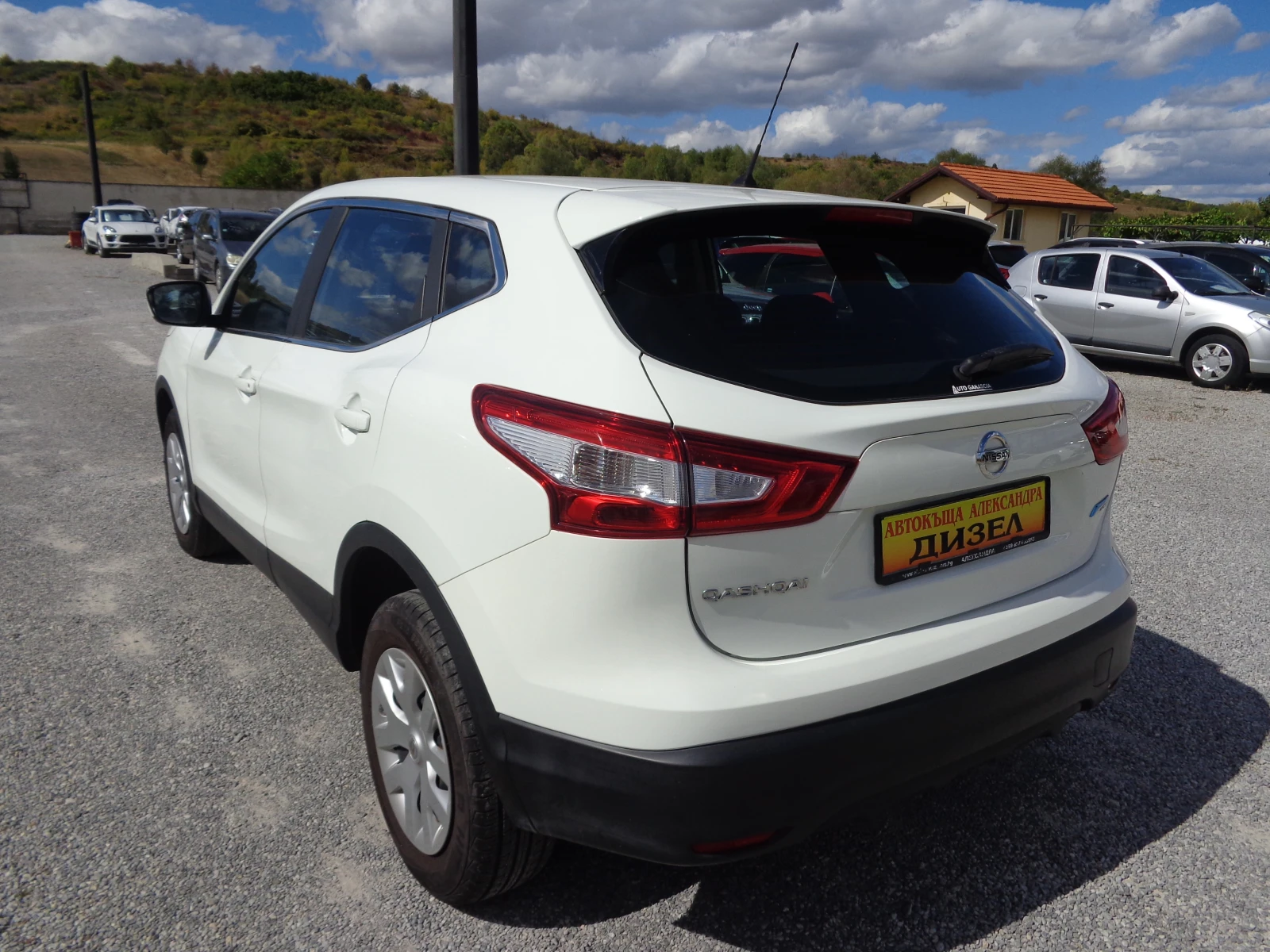 Nissan Qashqai 1.5 dCi Tekna, снимка 7 - Автомобили и джипове - 56176897