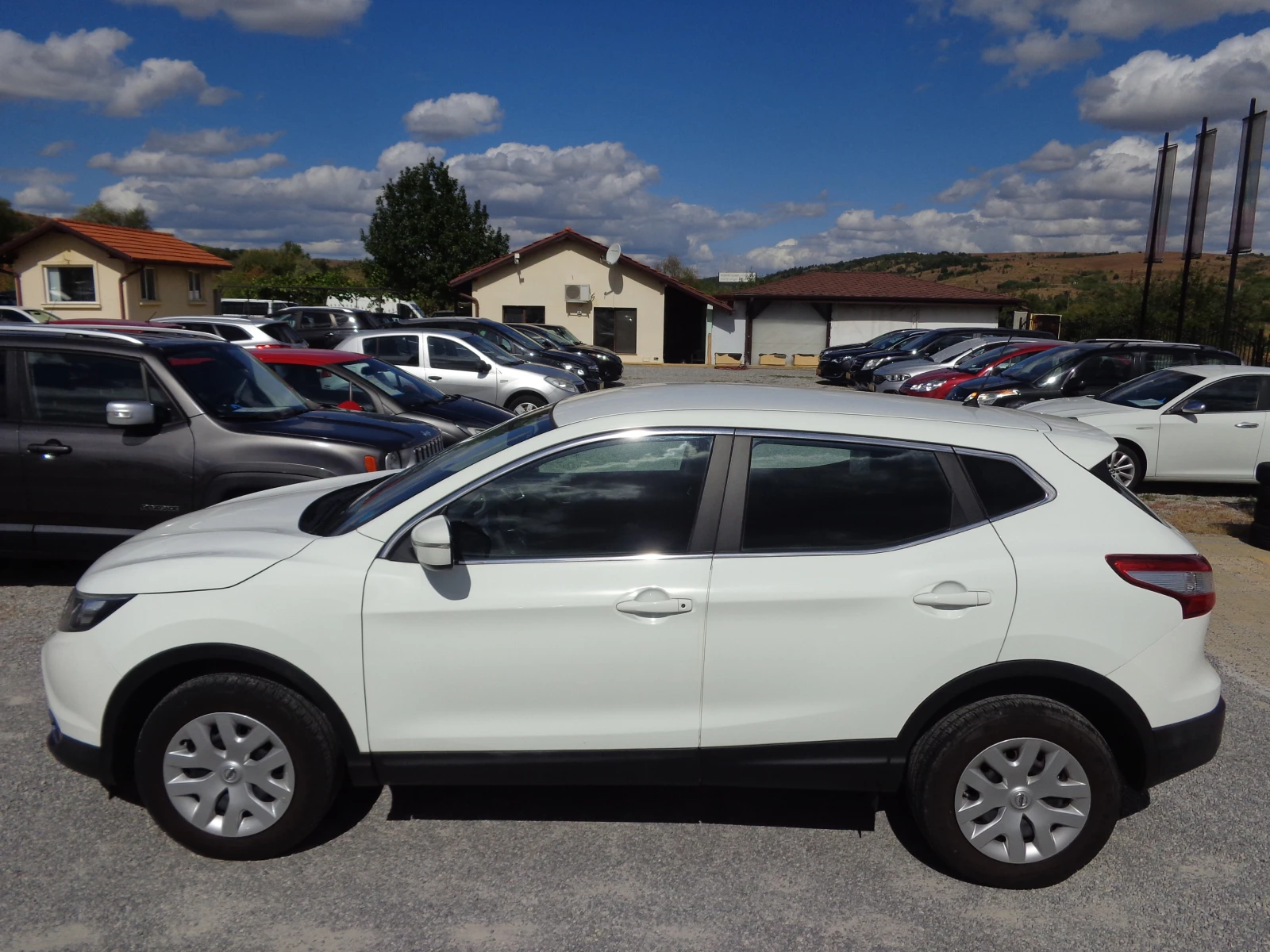 Nissan Qashqai 1.5 dCi Tekna, снимка 8 - Автомобили и джипове - 56176897