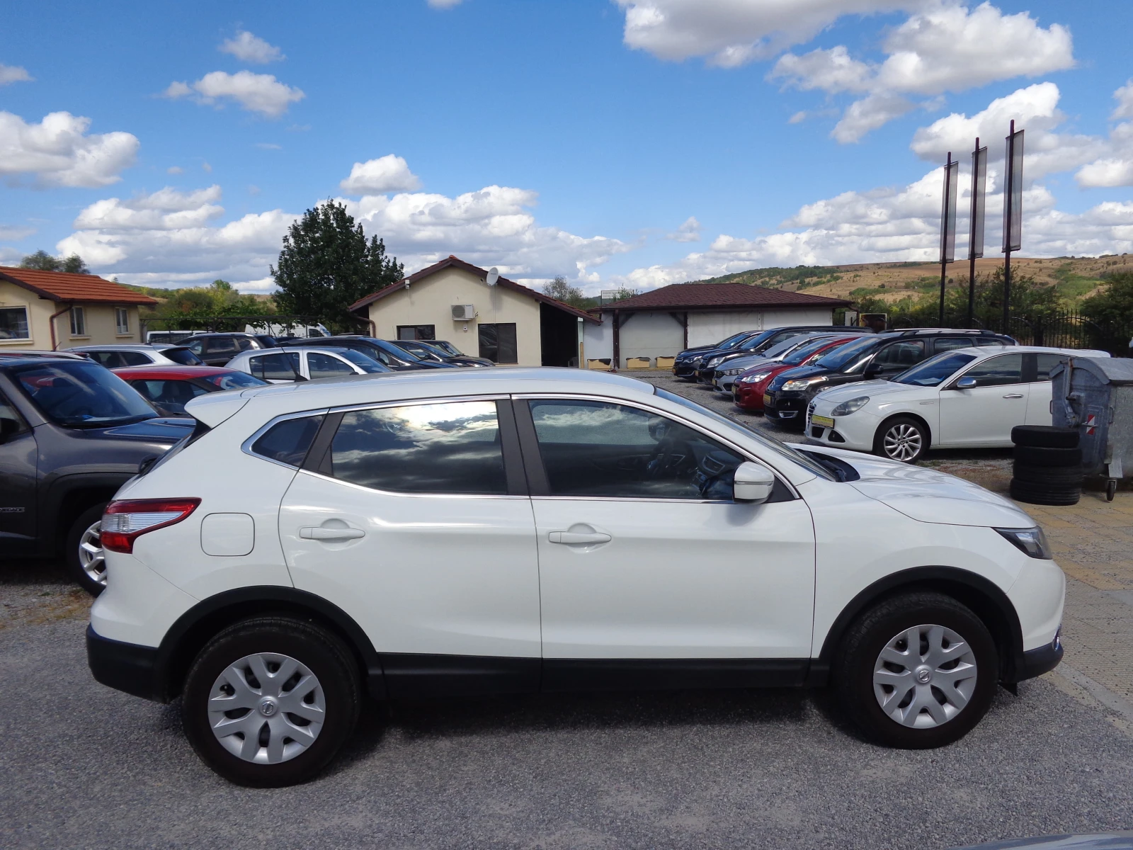 Nissan Qashqai 1.5 dCi Tekna, снимка 4 - Автомобили и джипове - 56176897