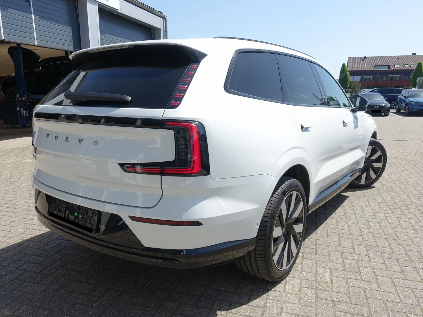 Volvo EX90 Twin Motor Executive Edition 7seats, снимка 2 - Автомобили и джипове - 56211224
