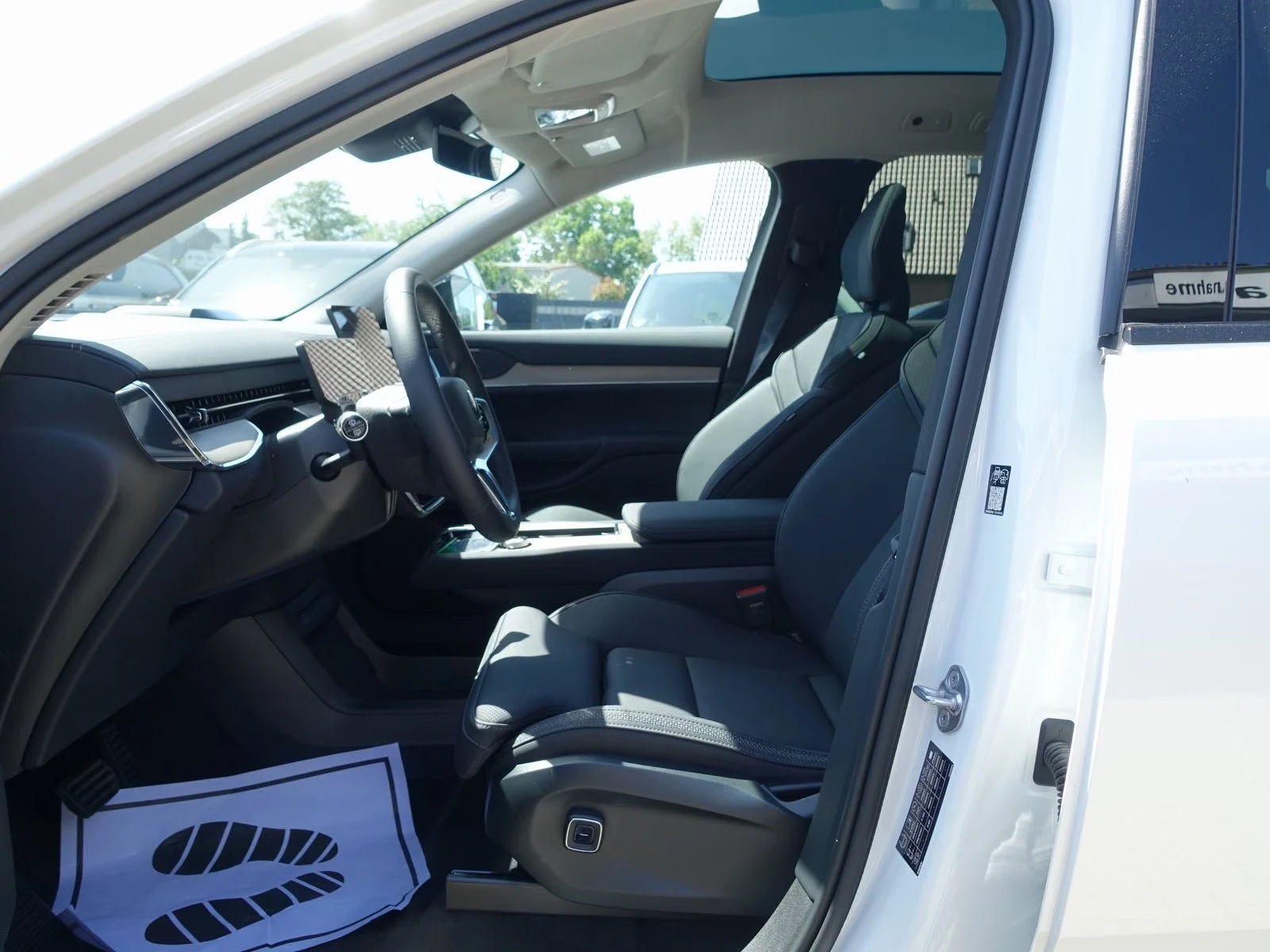 Volvo EX90 Twin Motor Executive Edition 7seats, снимка 7 - Автомобили и джипове - 56211224