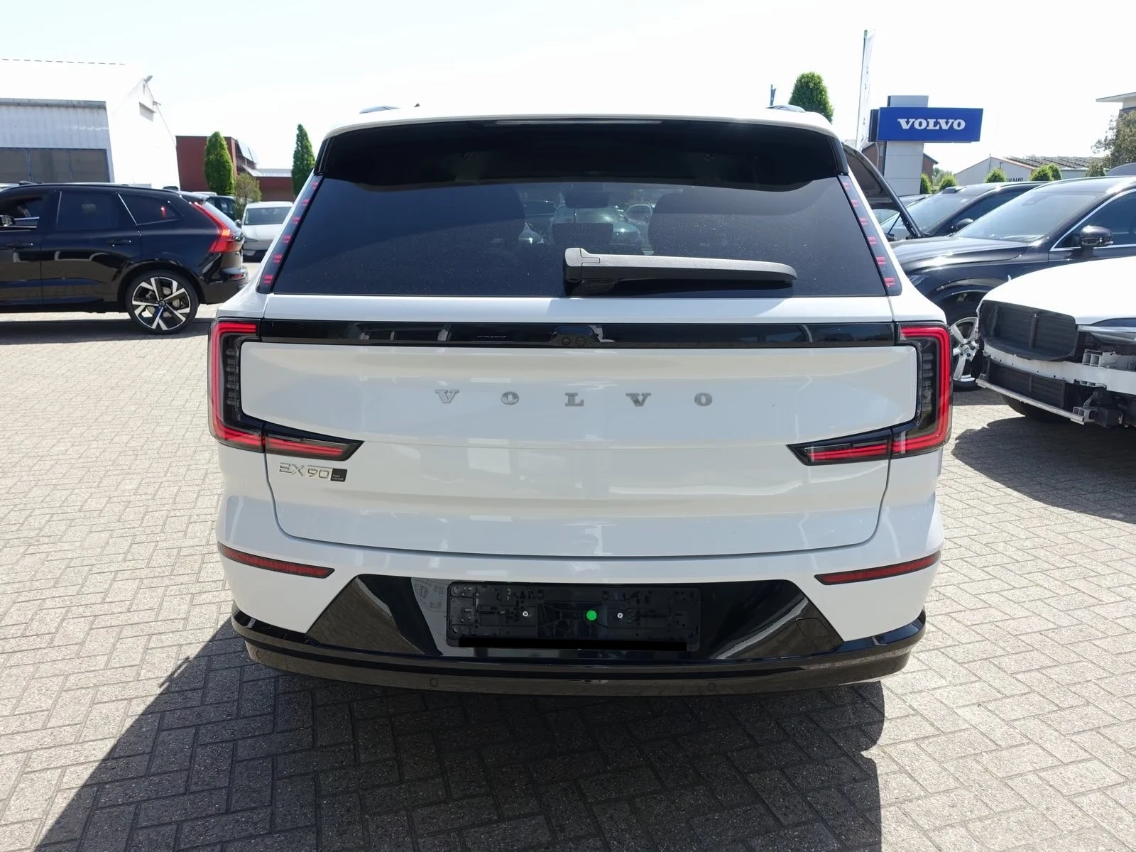 Volvo EX90 Twin Motor Executive Edition 7seats, снимка 4 - Автомобили и джипове - 56211224