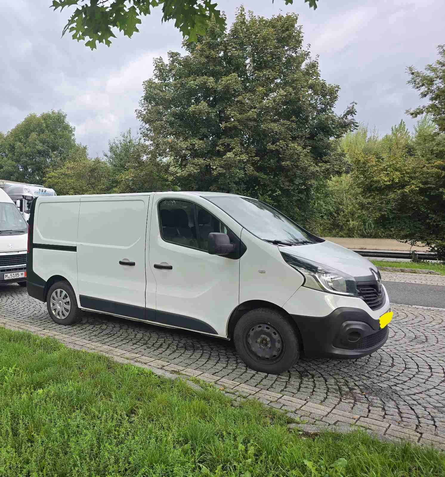 Renault Trafic 1.6 dCi, снимка 2 - Бусове и автобуси - 54957264
