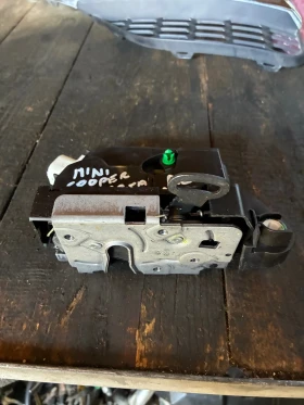 Mini Cooper Cabrio 2007-2015г. Заключване на капака на багажника отляво от страната на водача 275259, снимка 2