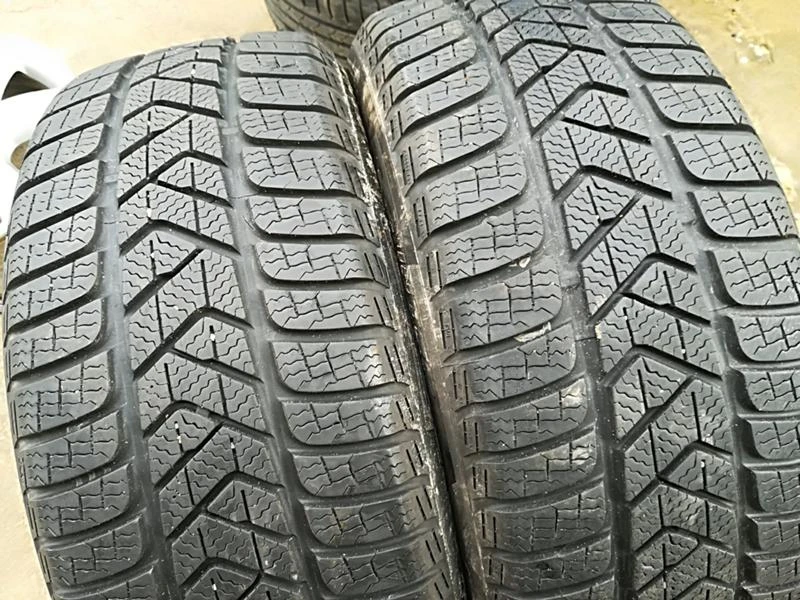 Гуми Зимни 215/55R16, снимка 2 - Гуми и джанти - 24204847