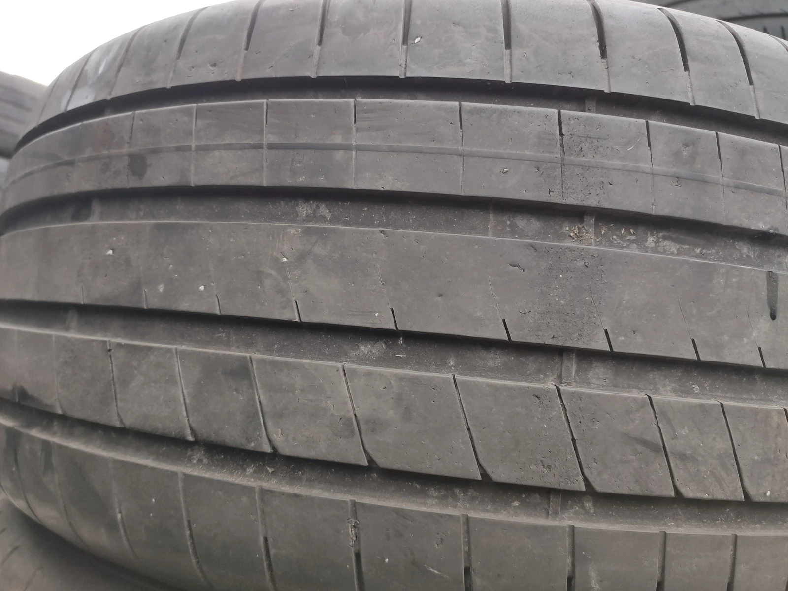 Гуми Летни 255/45R18