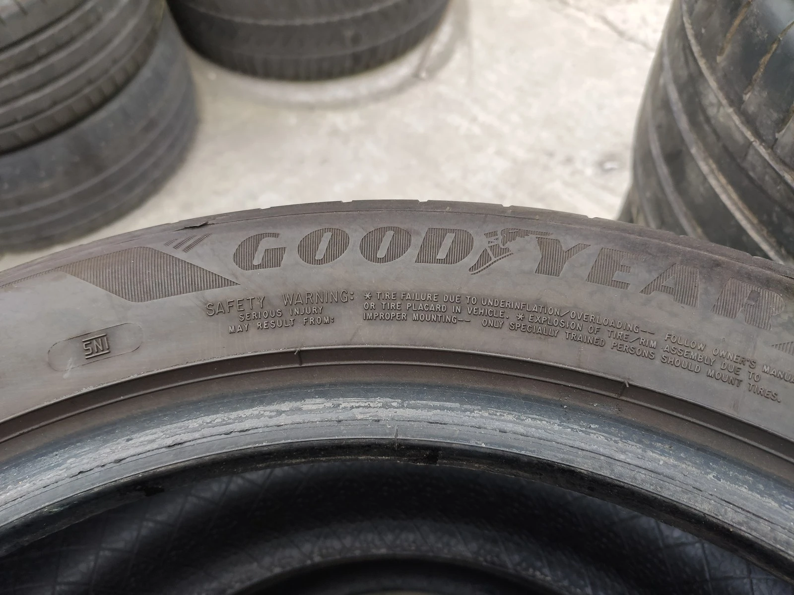 Гуми Летни 255/45R18, снимка 6 - Гуми и джанти - 56664469
