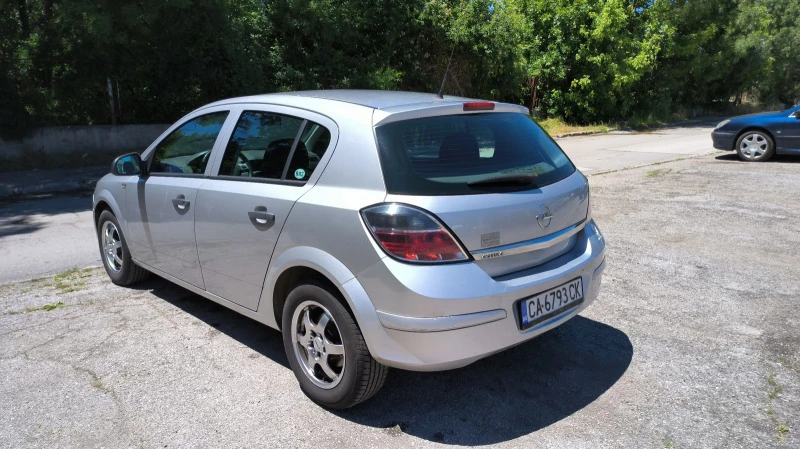 Opel Astra H, снимка 3 - Автомобили и джипове - 46726019