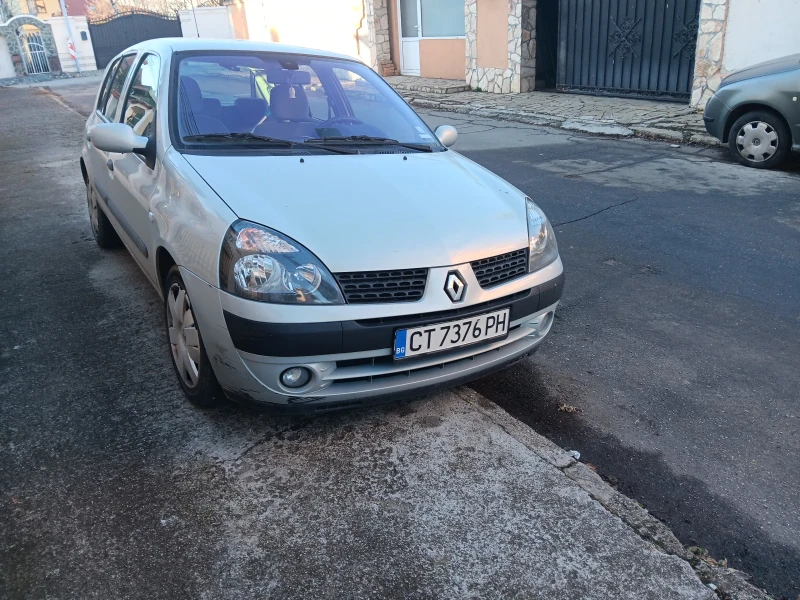 Renault Clio, снимка 6 - Автомобили и джипове - 48381634