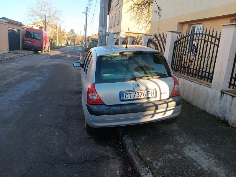 Renault Clio, снимка 2 - Автомобили и джипове - 48381634