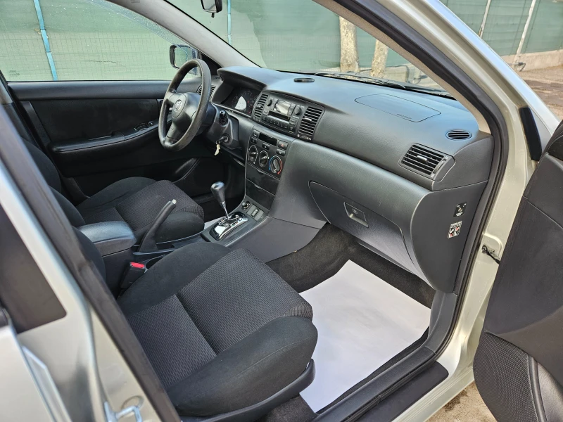 Toyota Corolla 1.4D4D AVTOMAT!!!, снимка 8 - Автомобили и джипове - 49235963