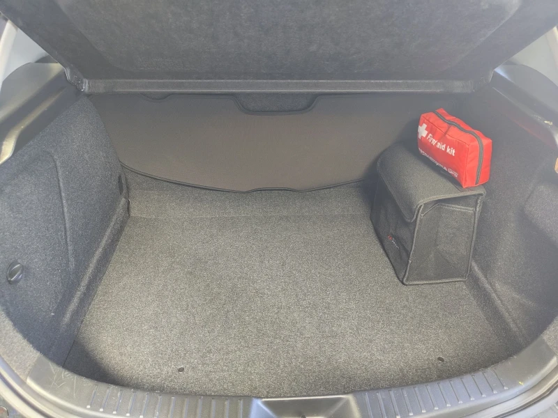 Mazda 3 MZR-CD 2.2D, снимка 14 - Автомобили и джипове - 52577893
