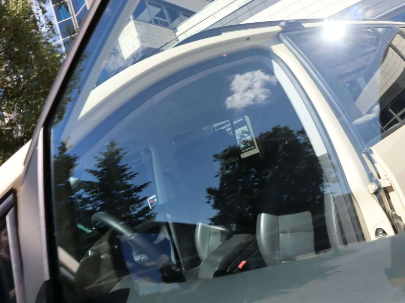 VW Touran 2.0TDI/DSG/Навигация/Кожа/Мулти Волан/Автопилот, снимка 12 - Автомобили и джипове - 51726964