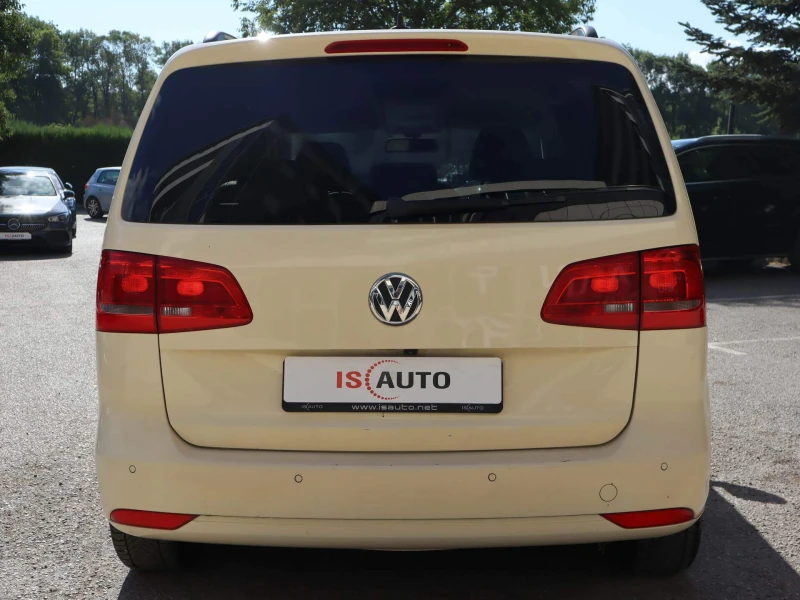 VW Touran 2.0TDI/DSG/Навигация/Кожа/Мулти Волан/Автопилот, снимка 4 - Автомобили и джипове - 51726964