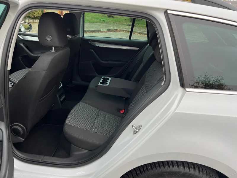 Skoda Octavia 1.6TDI-DSG, снимка 13 - Автомобили и джипове - 52380535