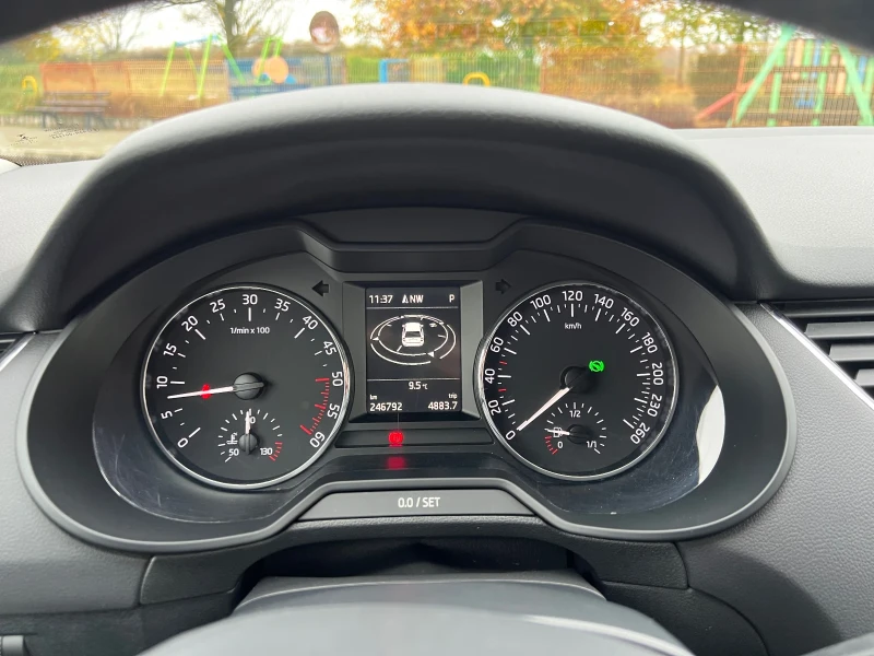 Skoda Octavia 1.6TDI-DSG, снимка 15 - Автомобили и джипове - 52380535
