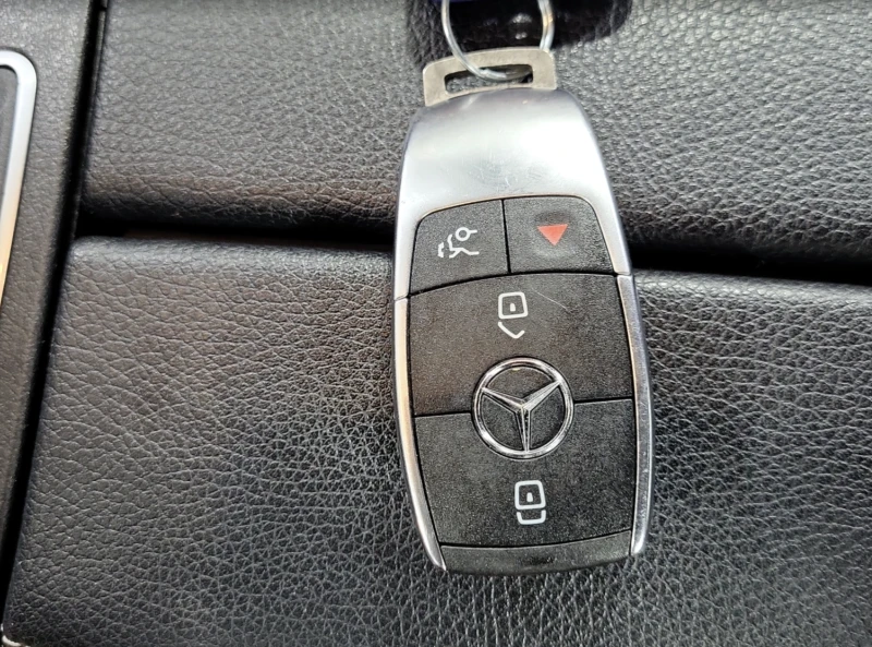 Mercedes-Benz CLA 250 AMG line * Автокредит* , снимка 11 - Автомобили и джипове - 52850630